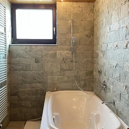 Relax-wohnung Mit Sauna Und Badewanne *